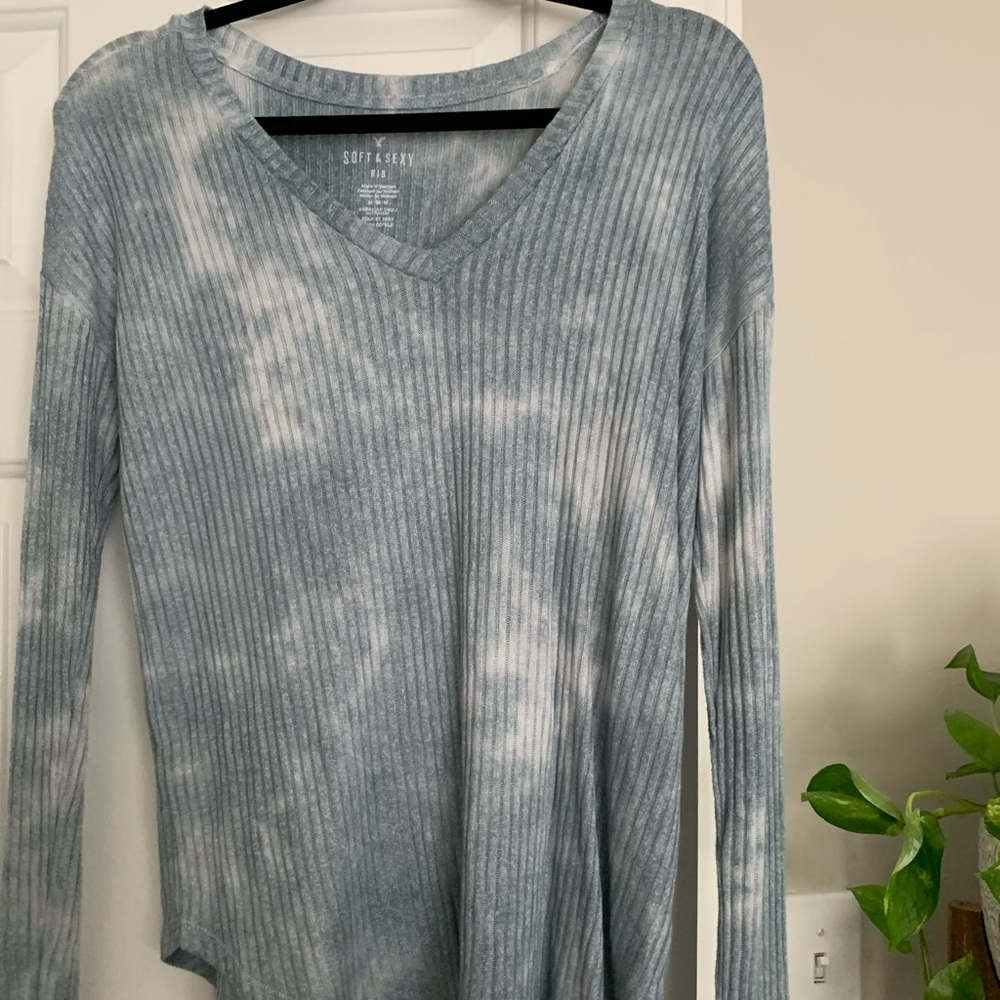 long sleeve t-shirt